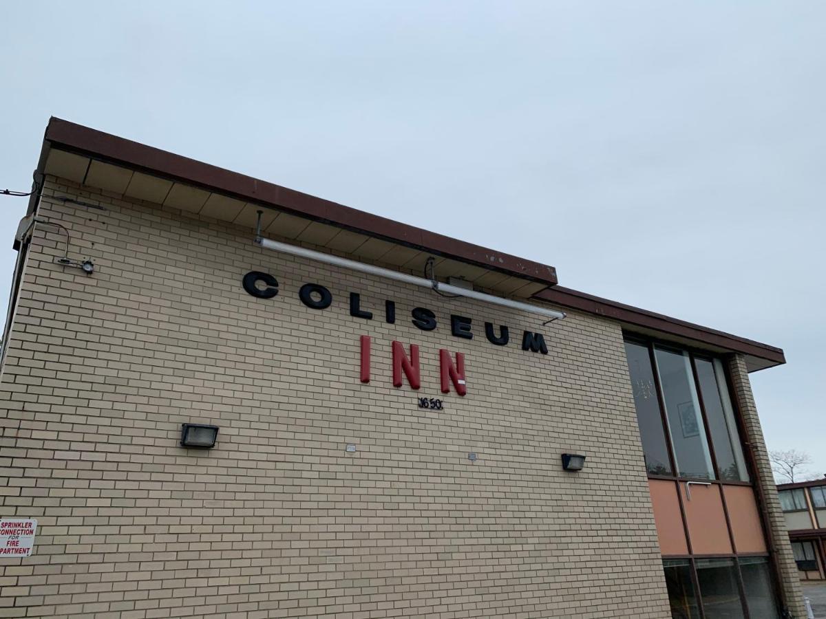 Coliseum Inn & Suites - Garden City Long Island East Meadow Exterior photo