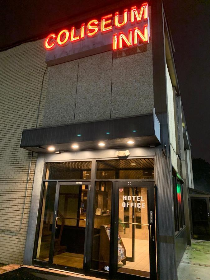 Coliseum Inn & Suites - Garden City Long Island East Meadow Exterior photo